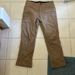 Lightly Used Men’s Orvis Khaki Pants